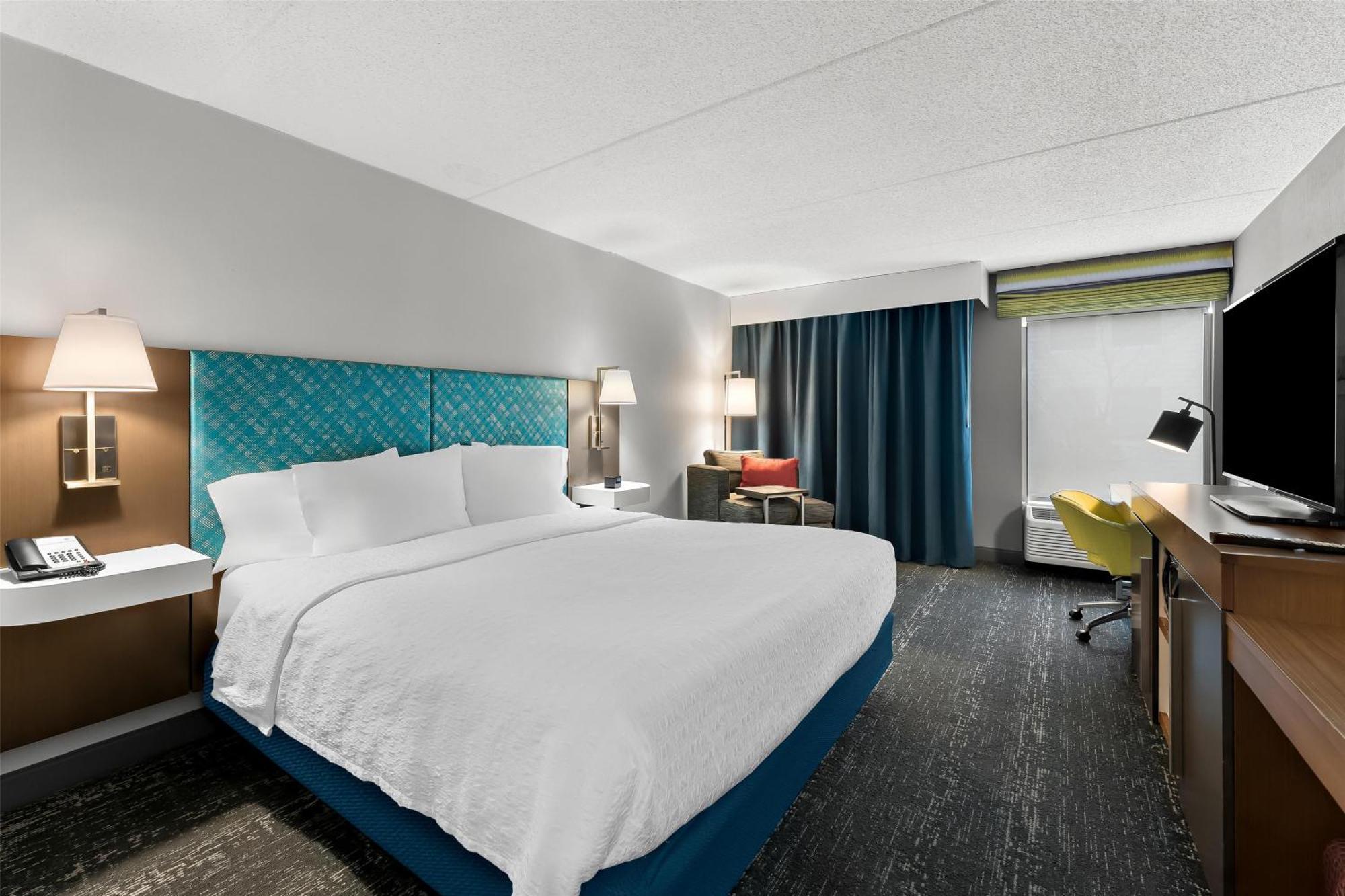 Hampton Inn & Suites Newtown Yardley Exterior foto