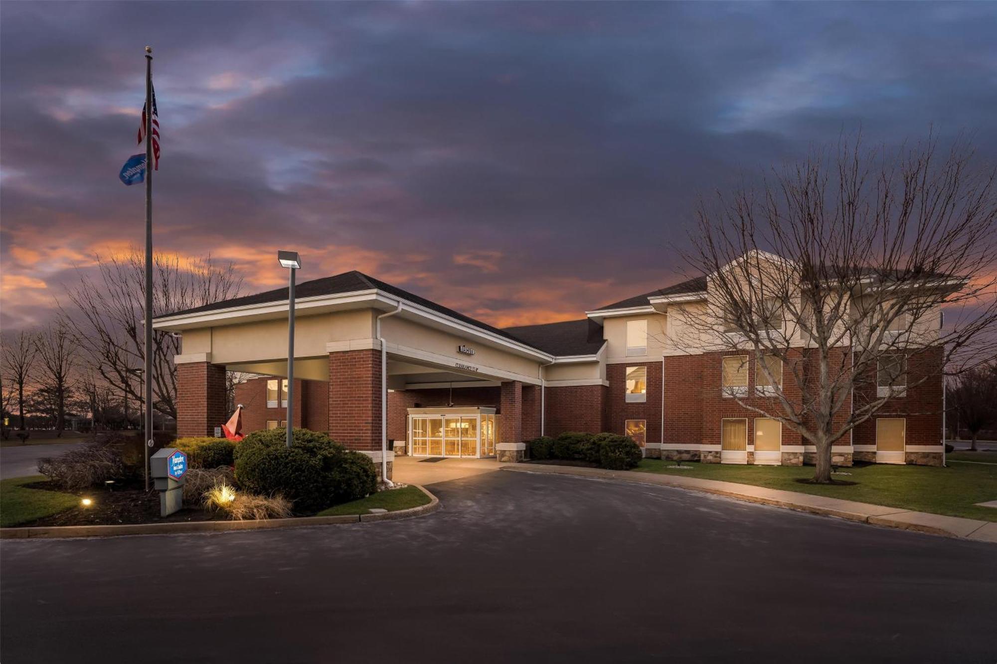 Hampton Inn & Suites Newtown Yardley Exterior foto